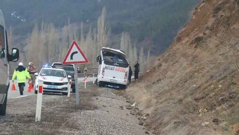 Oltu’da İşçi Servisi Kazası: Çok Sayıda Yaralı ve Acil Durum Önlemleri