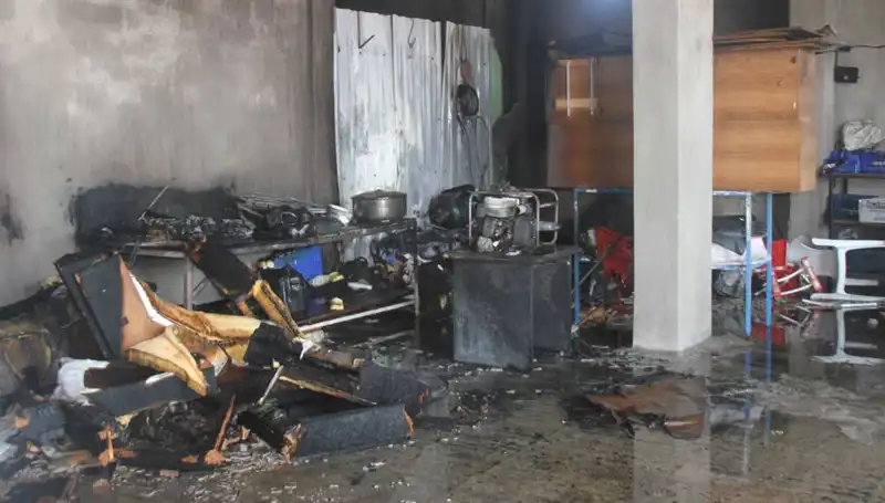 Antalya'da Depoda Çıkan Yangın Korku Dolu Anlar Yaşattı