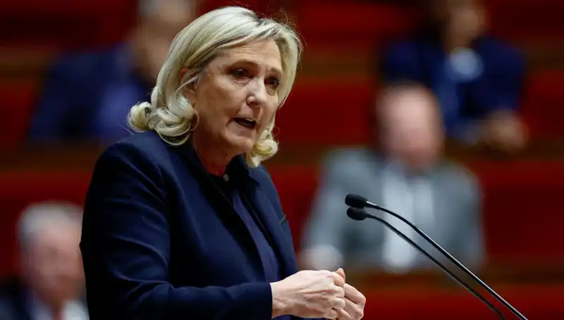 Le Pen'in Geleceği Tehlikede: Suçlu Bulunursa Adaylığı Sona Erer mi?