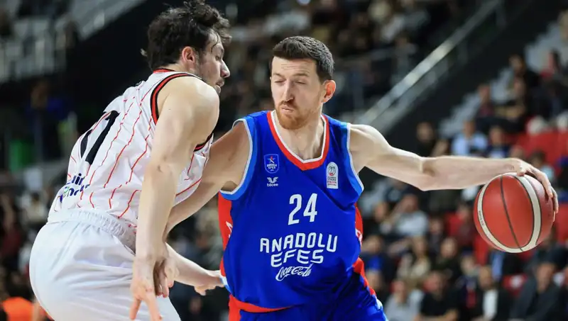 Anadolu Efes Euroleague’de Tarihi Bir Maç için Sahaya Çıkıyor