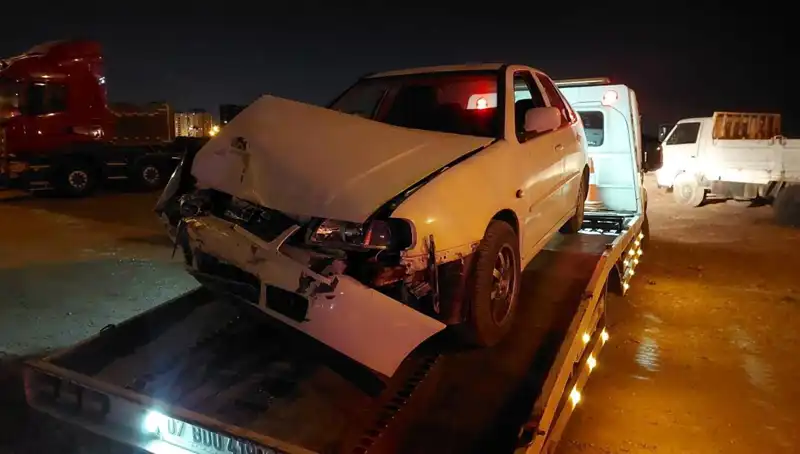Otomobil ve Kamyonet Çarpıştı: Kaza Sonrası Bir Yaralı Hastaneye Kaldırıldı