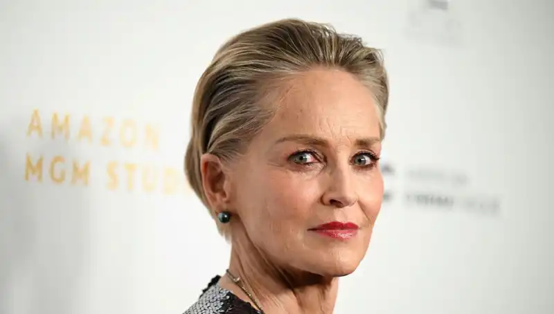 Sharon Stone, Annesinin Vefatını Sosyal Medyada Duyurdu