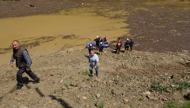 Trabzon'da Sel Felaketi: Su Tahliyesi Yaparken Hayatını Kaybeden Adamın Hikayesi
