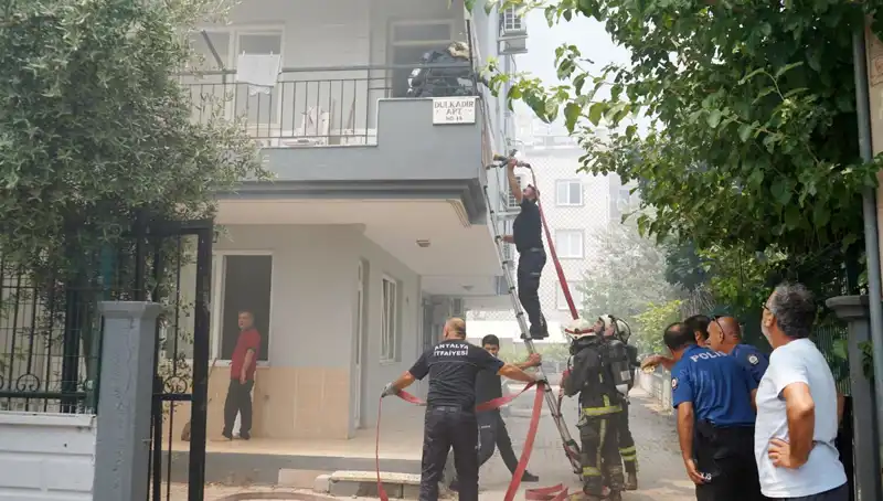 Arkadaşını Kızdıran Genç, Ağabeyinin Dairesini Ateşe Verdi!