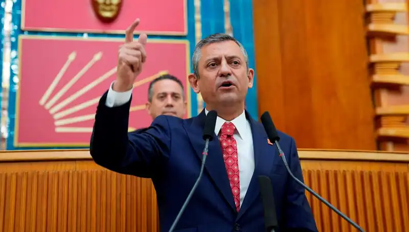 Özgür Özel, İBB Soruşturmasına Neden Sert Tepki Gösterdi?