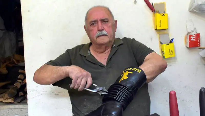 Tireli Hasan Usta: 64 Yıldır Elleriyle Yaratıyor, Mesleğin Son Temsilcisi